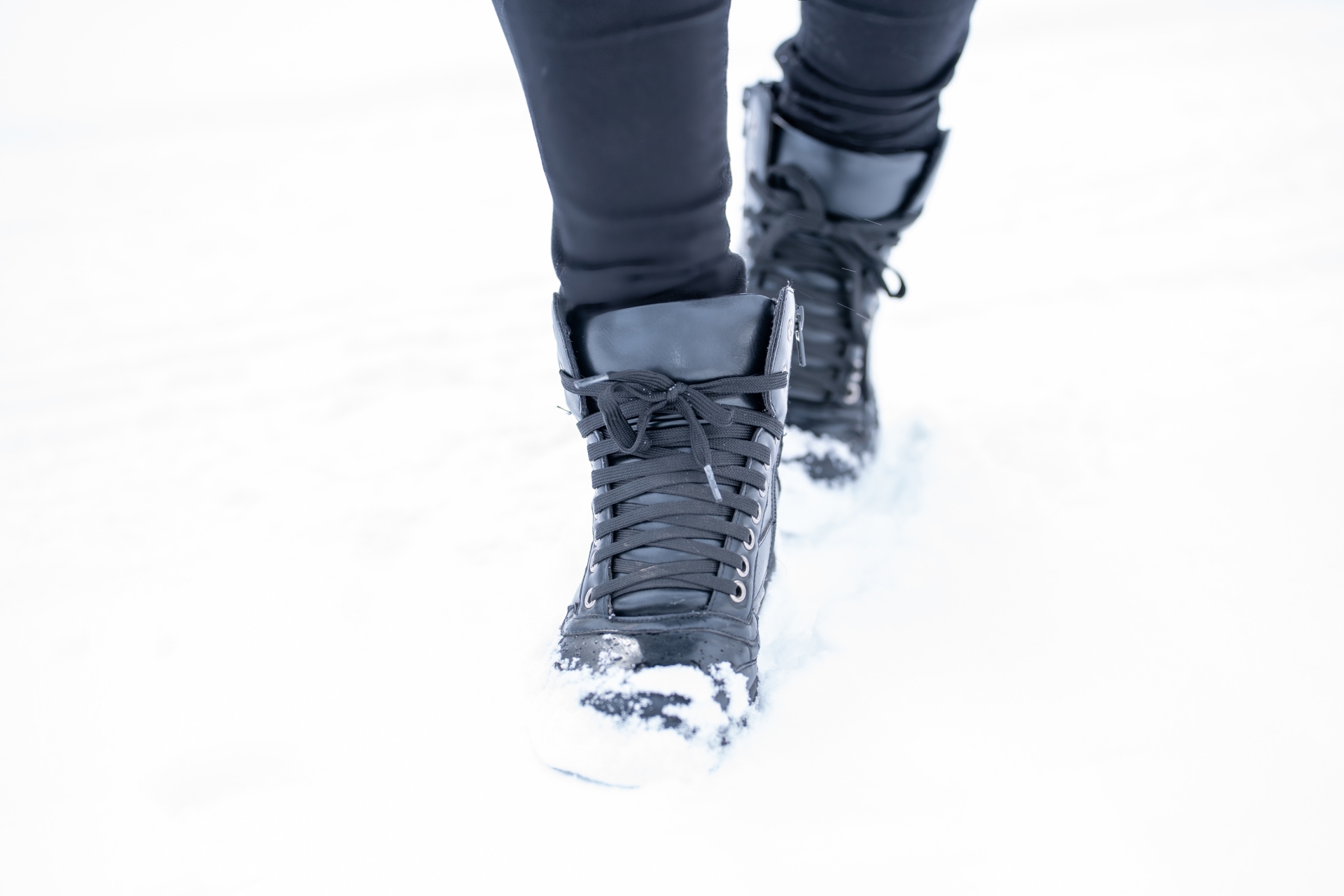 スノボのブーツが臭くなる理由と解決方法を紹介！おすすめアイテム3選も | CARVING SNOW Life
